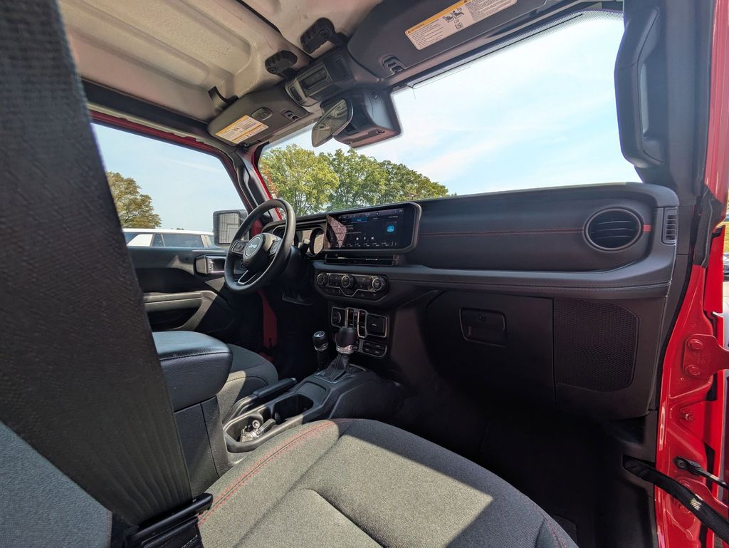 Thumbnail: 2025 Jeep Wrangler - 29