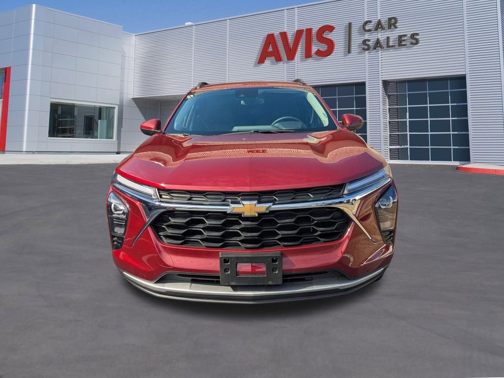 Thumbnail: 2025 Chevrolet Trax - 2