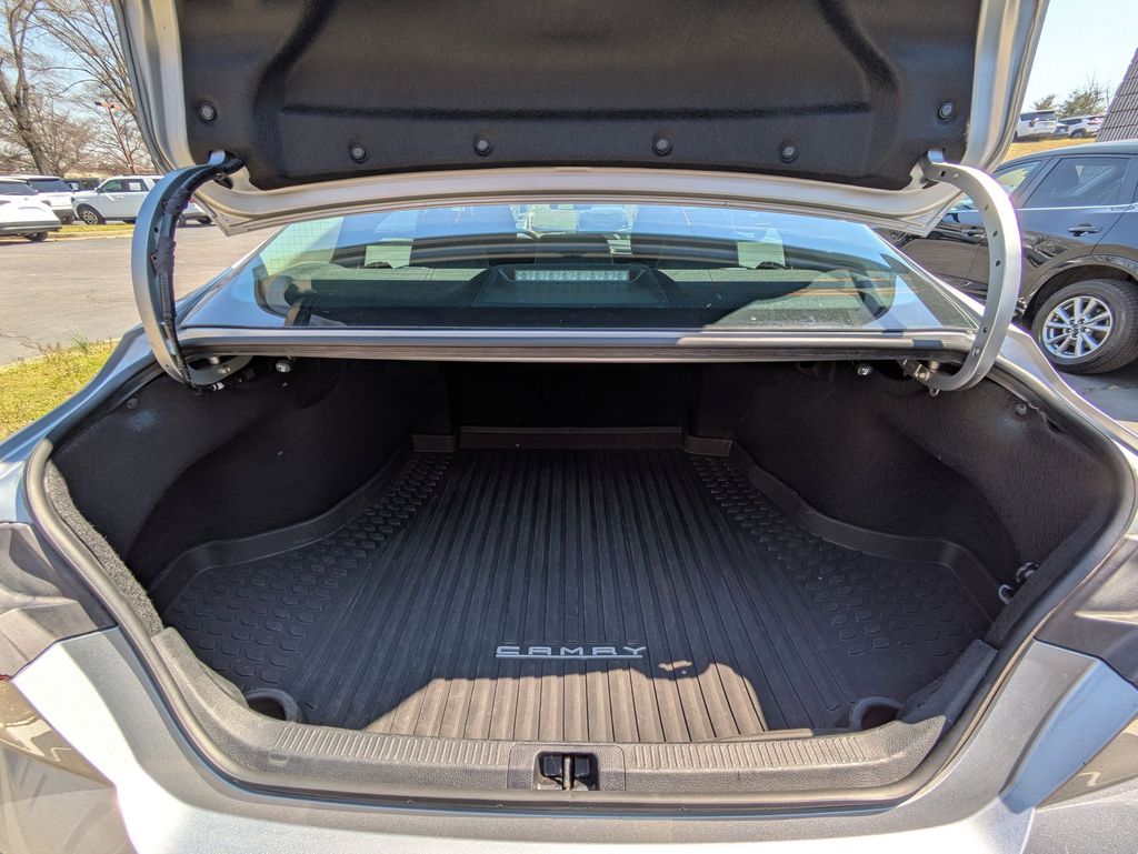 Thumbnail: 2025 Toyota Camry - 27