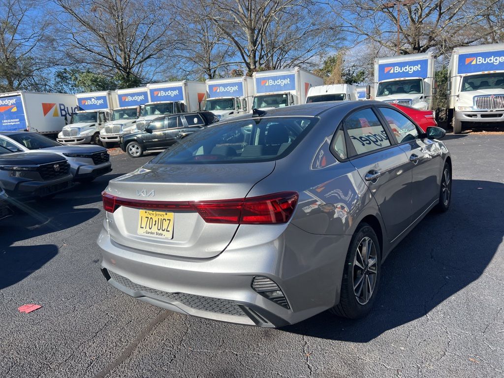 Thumbnail: 2024 Kia Forte - 5