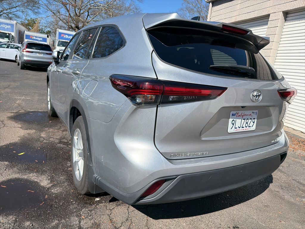 Thumbnail: 2024 Toyota Highlander - 7