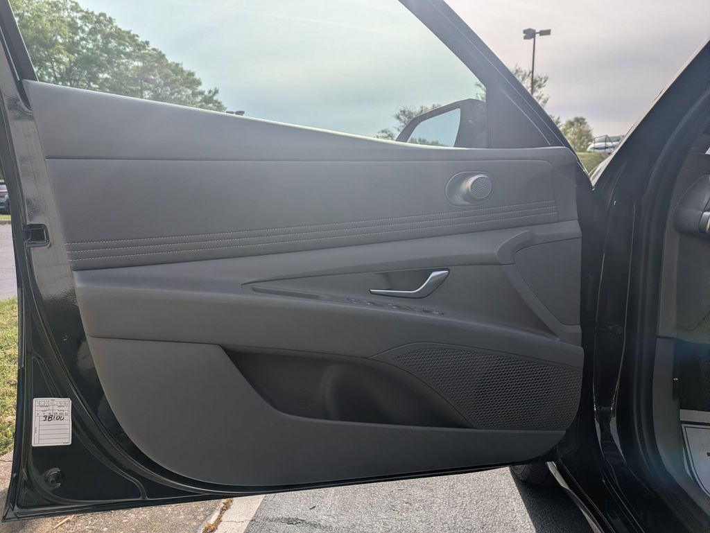 Thumbnail: 2025 Hyundai Elantra - 11