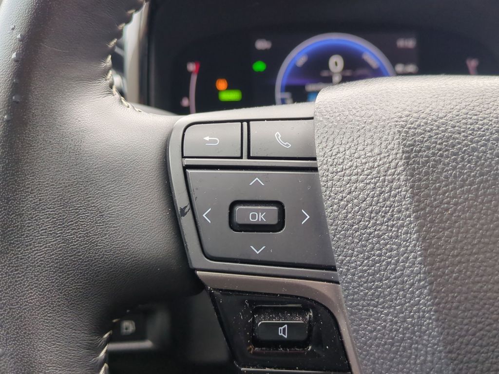 Thumbnail: 2025 Toyota Camry - 21