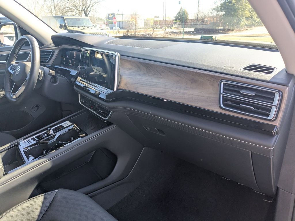 Thumbnail: 2025 Volkswagen Atlas - 31