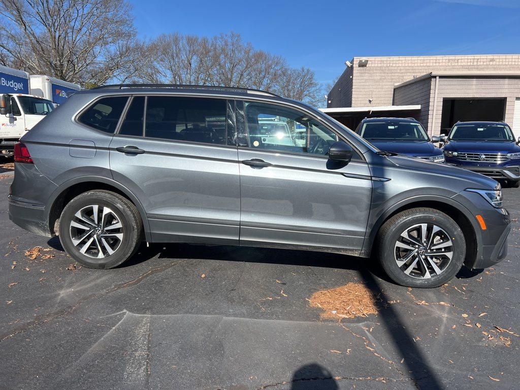 Thumbnail: 2024 Volkswagen Tiguan - 4