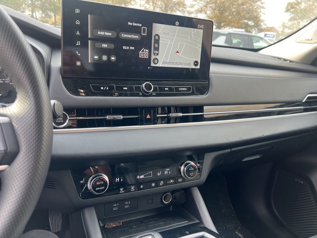 Thumbnail: 2025 Mitsubishi Outlander - 5