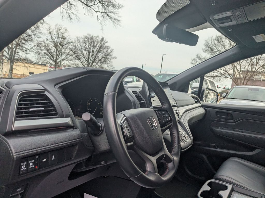Thumbnail: 2025 Honda Odyssey - 11