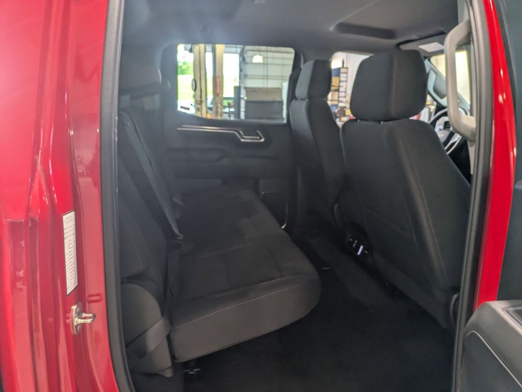 Thumbnail: 2023 Chevrolet Silverado 1500 - 31