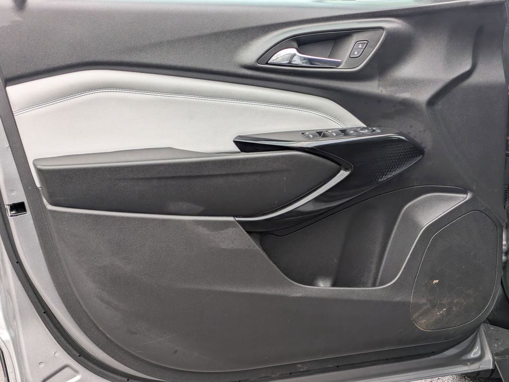 Thumbnail: 2025 Chevrolet Trax - 11