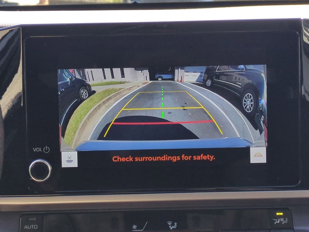 Thumbnail: 2025 Toyota Camry - 18