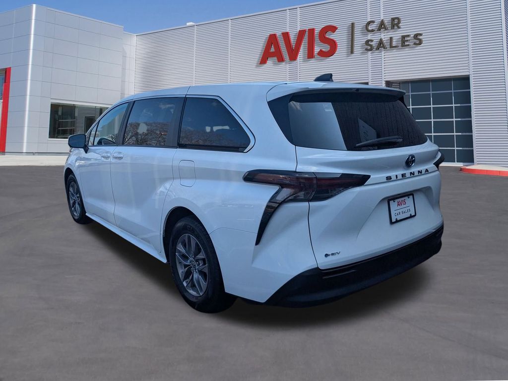 Thumbnail: 2025 Toyota Sienna - 9