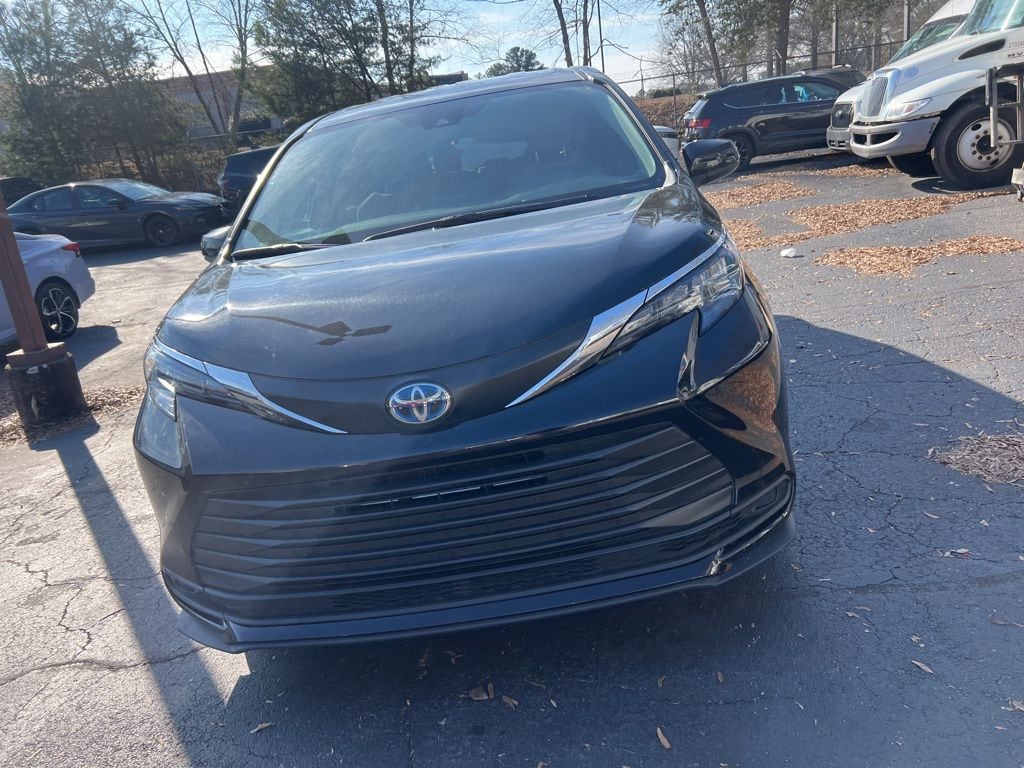 Thumbnail: 2025 Toyota Sienna - 2