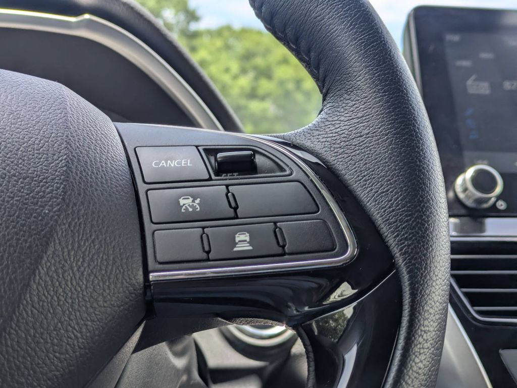 Thumbnail: 2025 Mitsubishi Eclipse Cross - 24