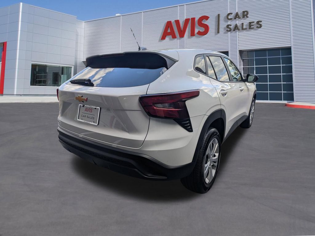 Thumbnail: 2025 Chevrolet Trax - 6
