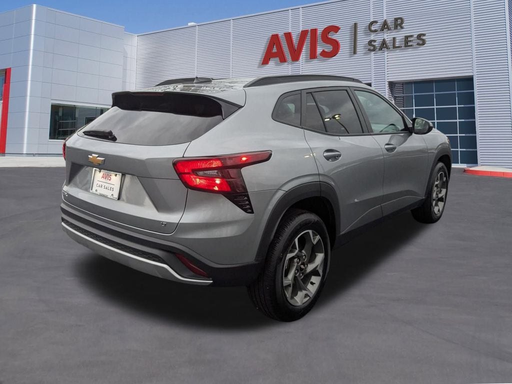 Thumbnail: 2025 Chevrolet Trax - 6