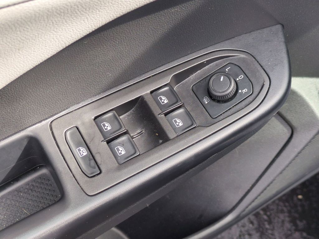 Thumbnail: 2024 Volkswagen Taos - 13