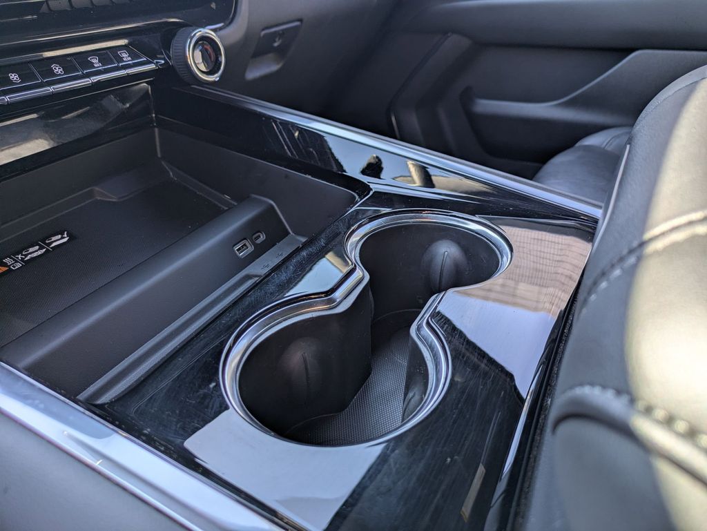 Thumbnail: 2025 Chevrolet Tahoe - 18