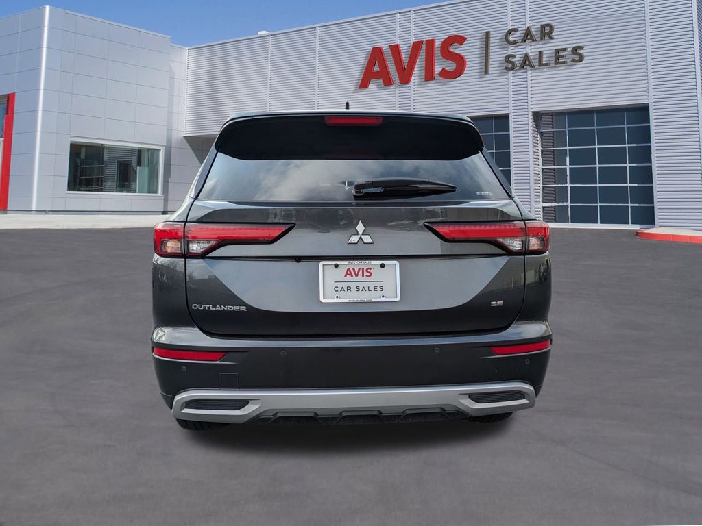 Thumbnail: 2024 Mitsubishi Outlander - 7