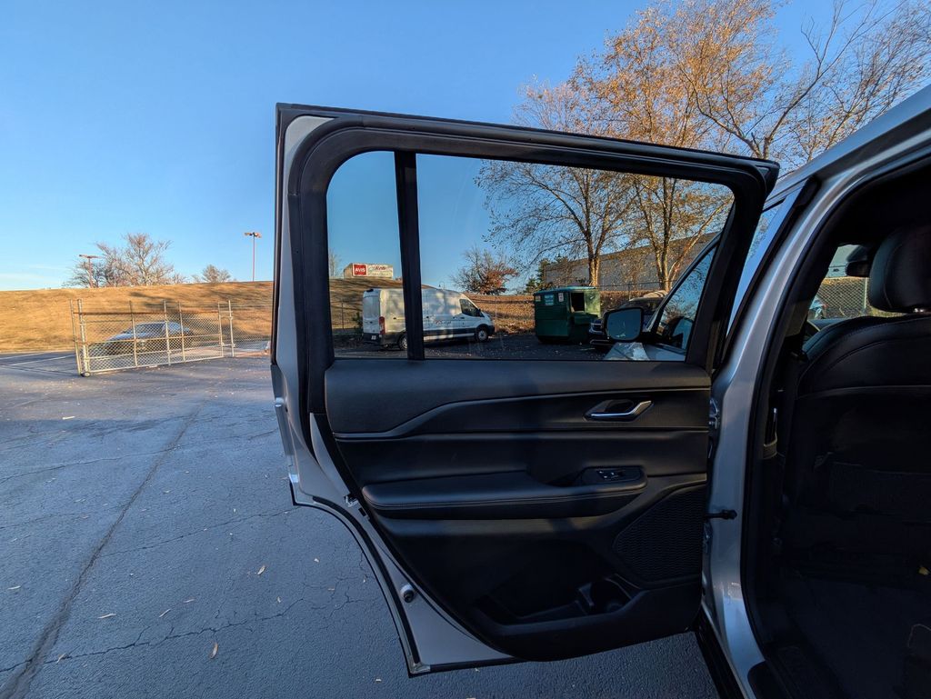 Thumbnail: 2024 Jeep Grand Cherokee L - 25