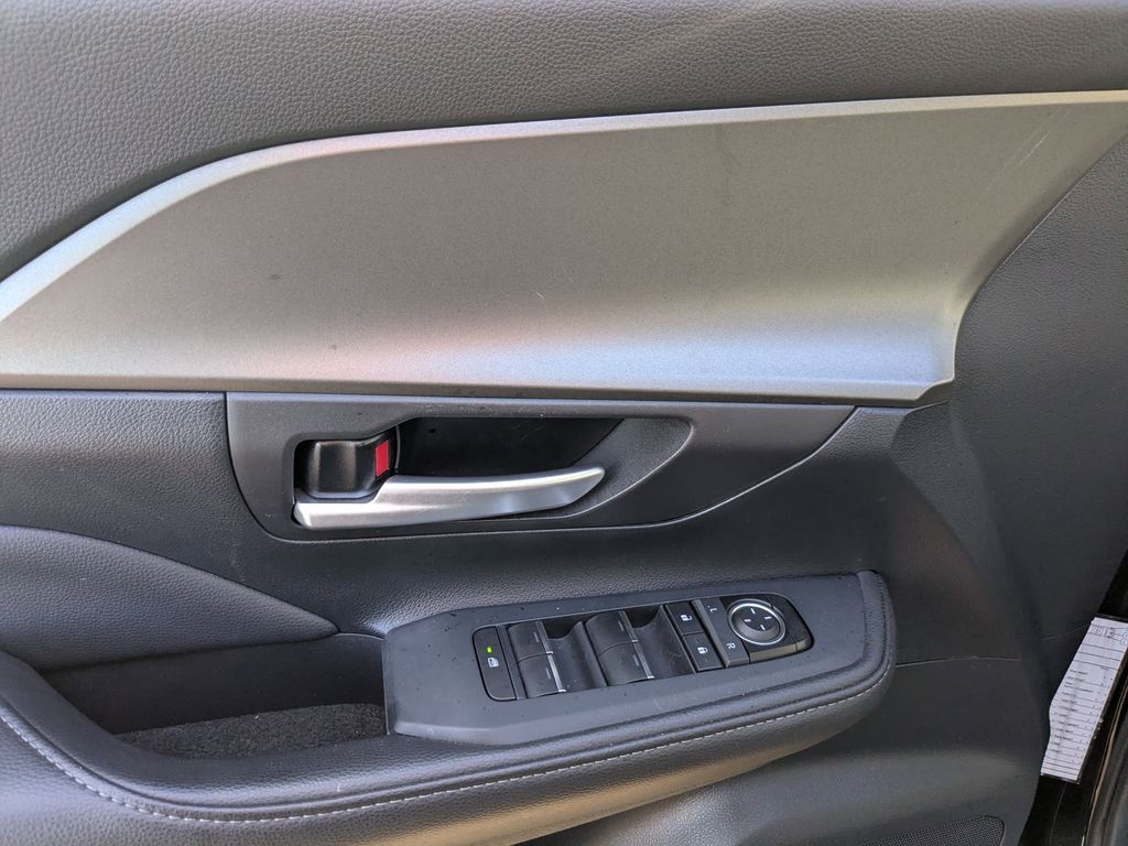 Thumbnail: 2025 Toyota Grand Highlander - 13