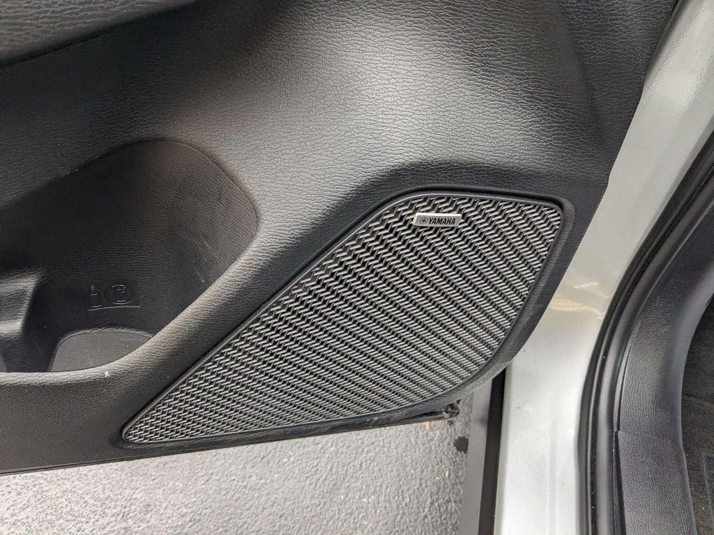 Thumbnail: 2025 Mitsubishi Outlander - 24