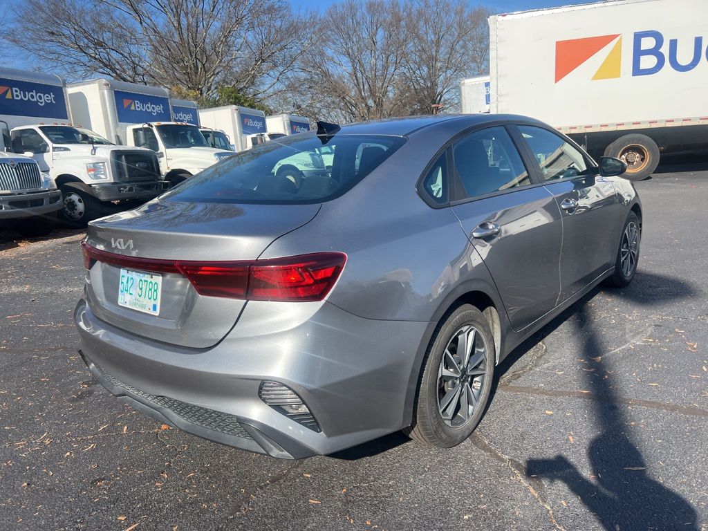 Thumbnail: 2024 Kia Forte - 5