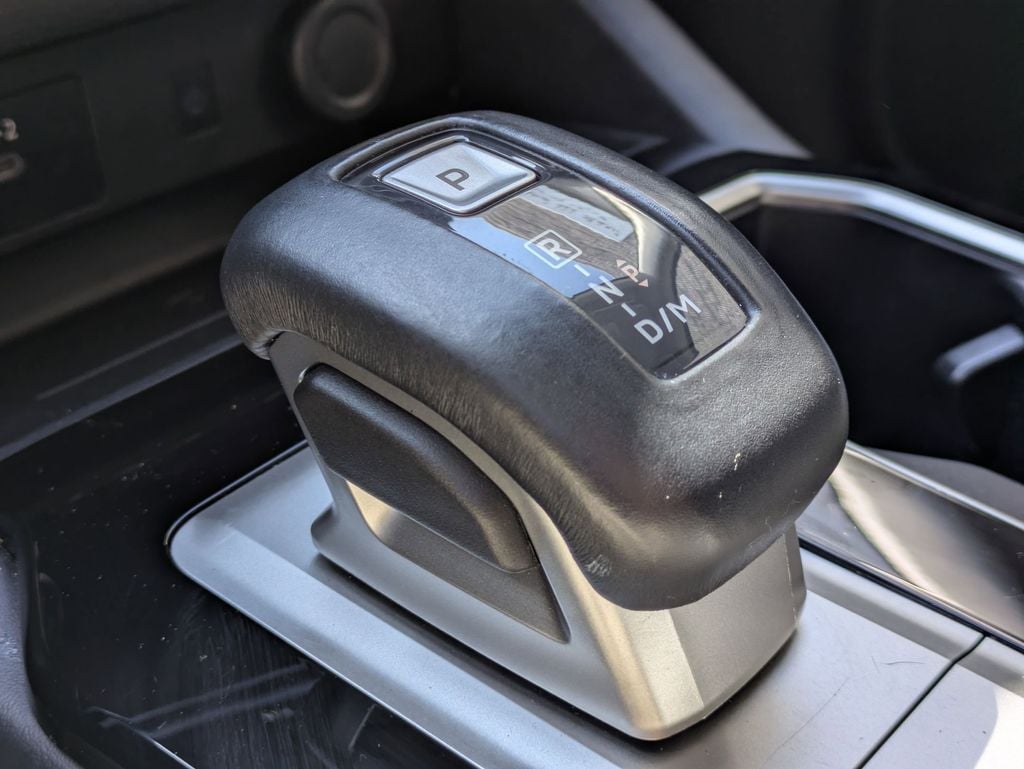 Thumbnail: 2025 Mitsubishi Outlander - 17