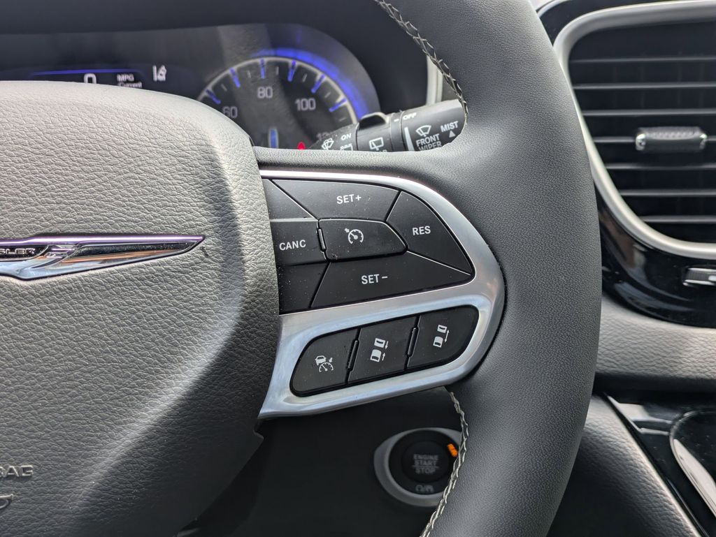 Thumbnail: 2025 Chrysler Pacifica - 23