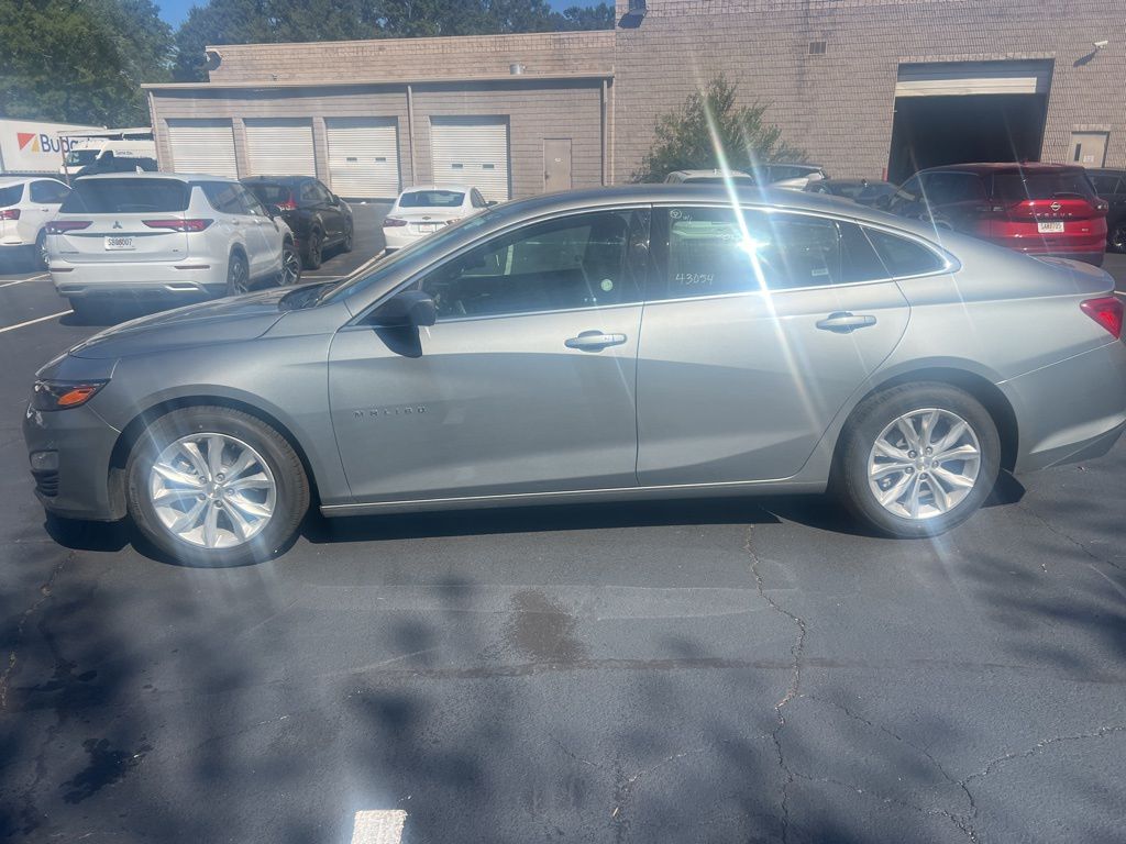 Thumbnail: 2024 Chevrolet Malibu - 9