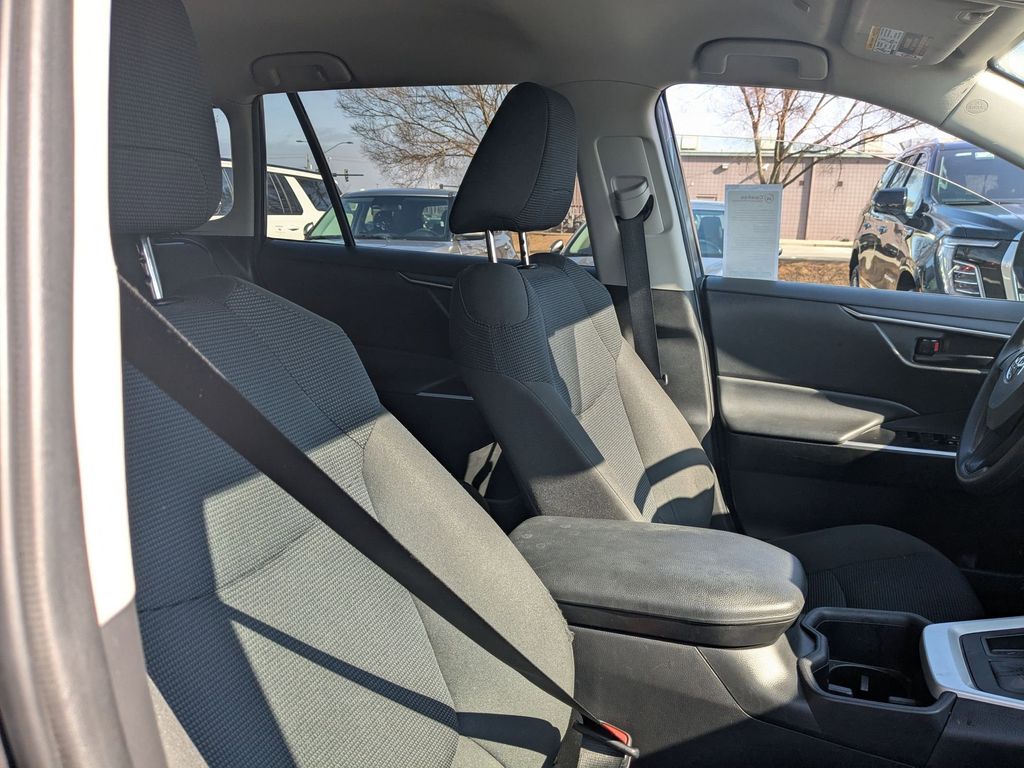 Thumbnail: 2024 Toyota RAV4 - 28