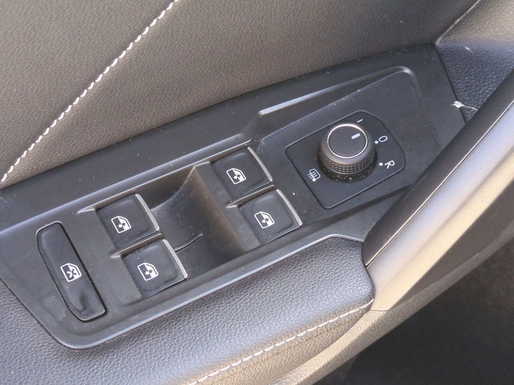 Thumbnail: 2024 Volkswagen Tiguan - 13