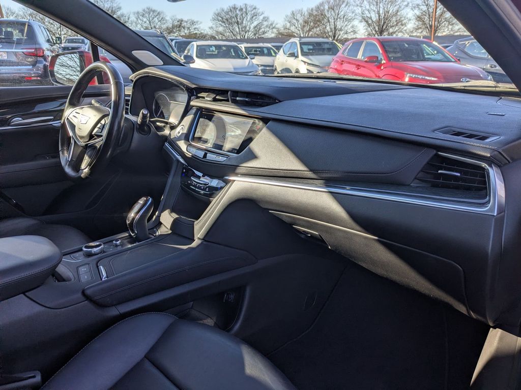 Thumbnail: 2024 Cadillac XT5 - 31