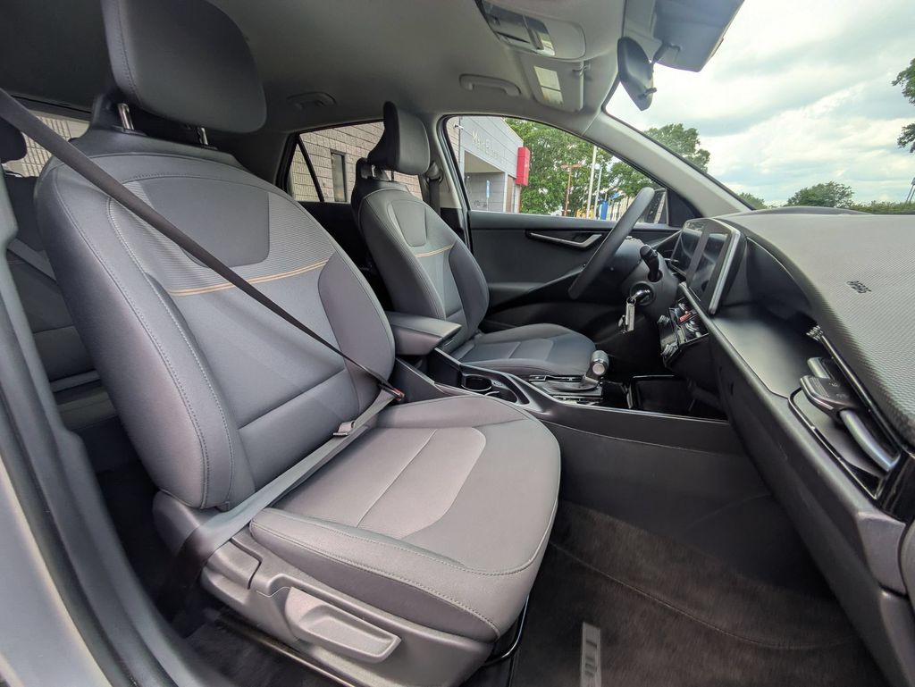 Thumbnail: 2025 Kia Niro - 30