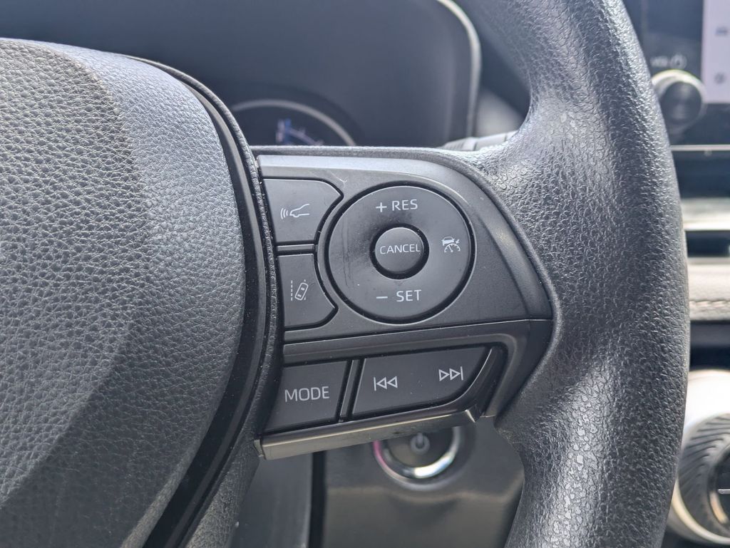 Thumbnail: 2025 Toyota RAV4 - 26