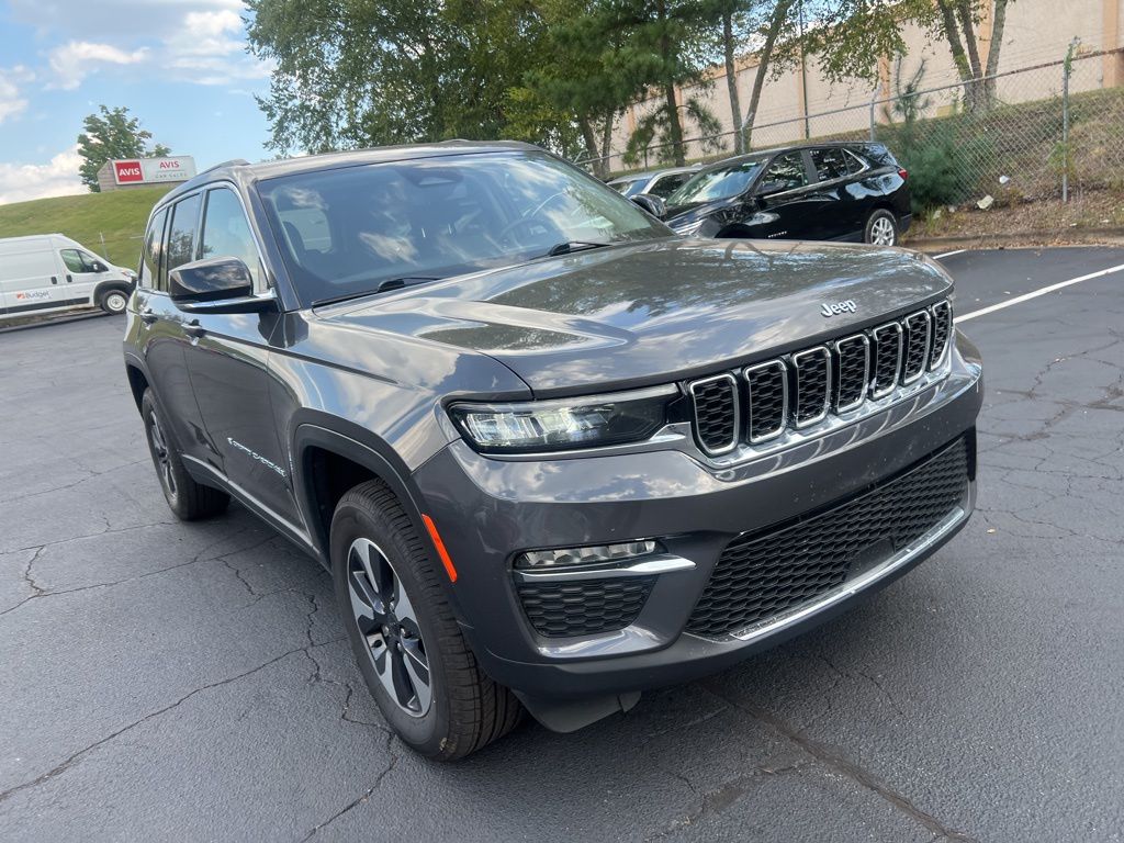 Thumbnail: 2023 Jeep Grand Cherokee - 3