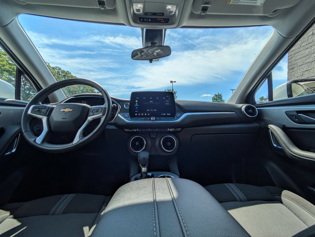 Thumbnail: 2025 Chevrolet Blazer - 26