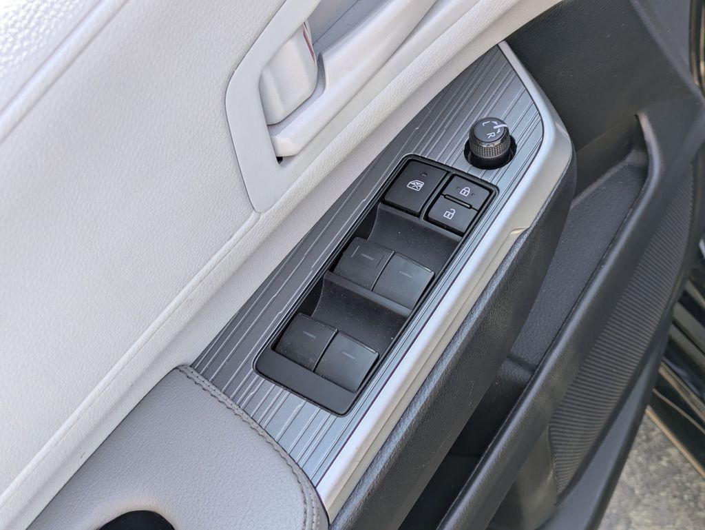 Thumbnail: 2025 Toyota Sienna - 13