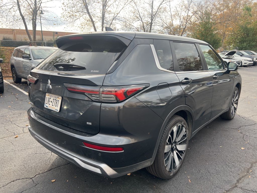 Thumbnail: 2025 Mitsubishi Outlander - 11