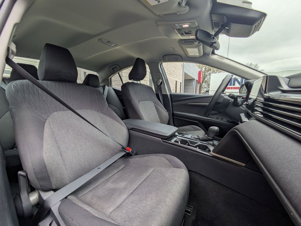 Thumbnail: 2025 Toyota Camry - 31