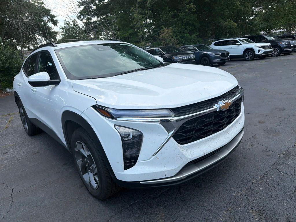 Thumbnail: 2025 Chevrolet Trax - 6