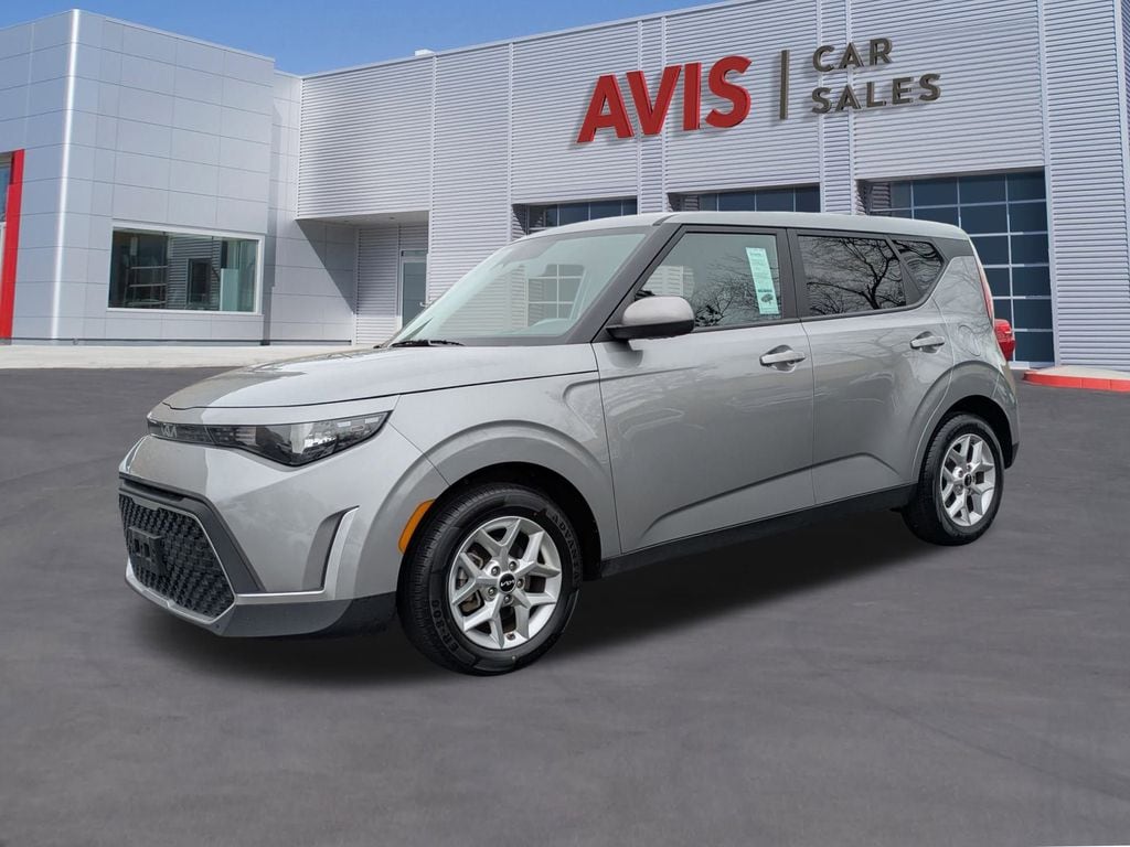 2024 Kia Soul LX's photo
