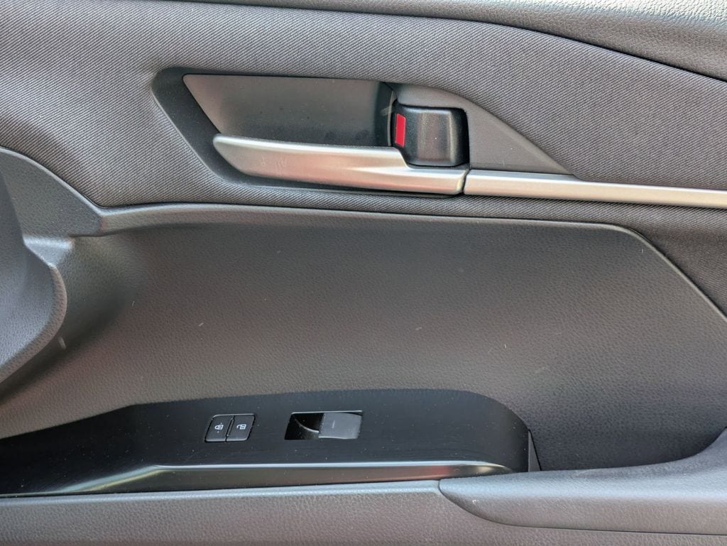 Thumbnail: 2025 Toyota Camry - 33