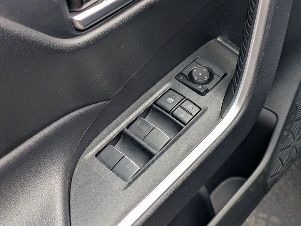 Thumbnail: 2025 Toyota RAV4 - 13