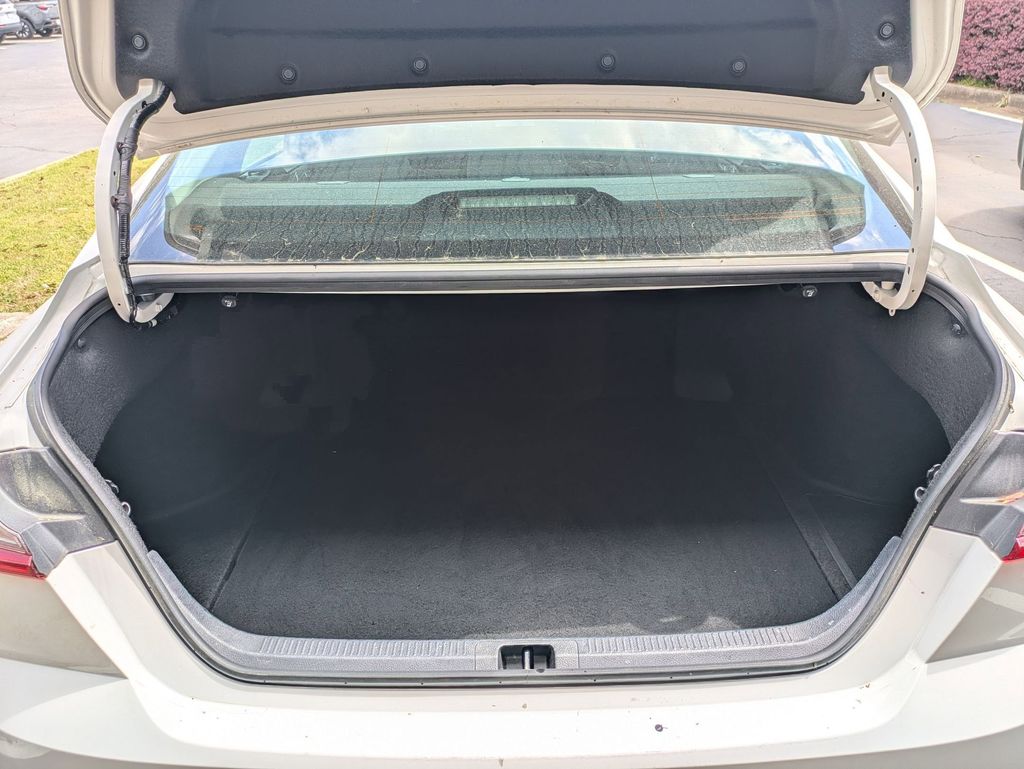 Thumbnail: 2025 Toyota Camry - 28