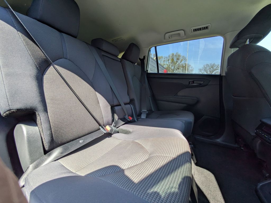 Thumbnail: 2024 Toyota Highlander - 29