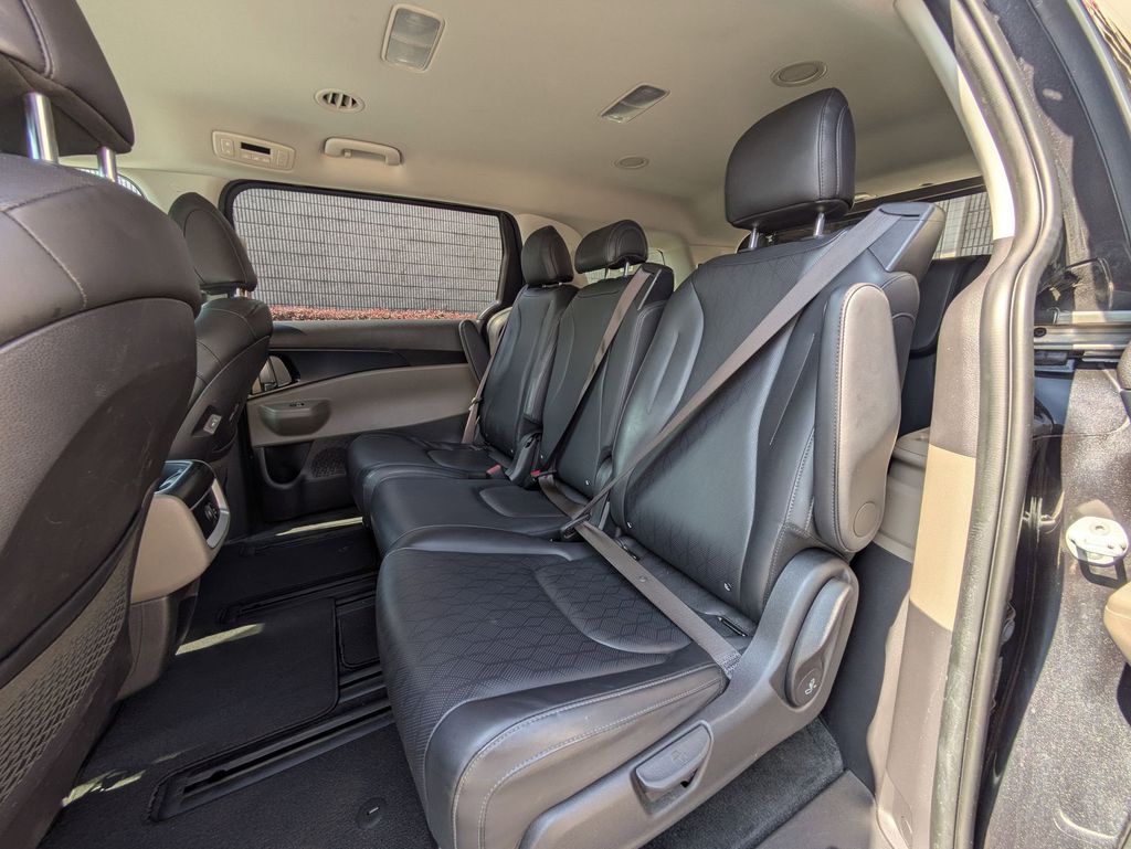 Thumbnail: 2025 Kia Carnival - 24