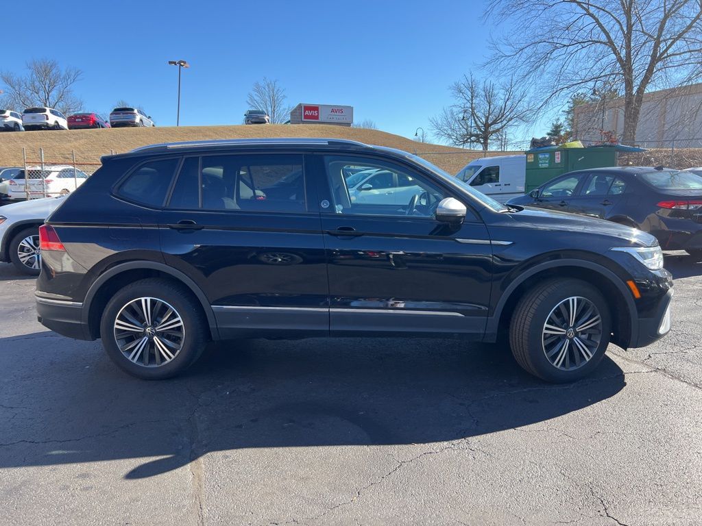 Thumbnail: 2024 Volkswagen Tiguan - 4