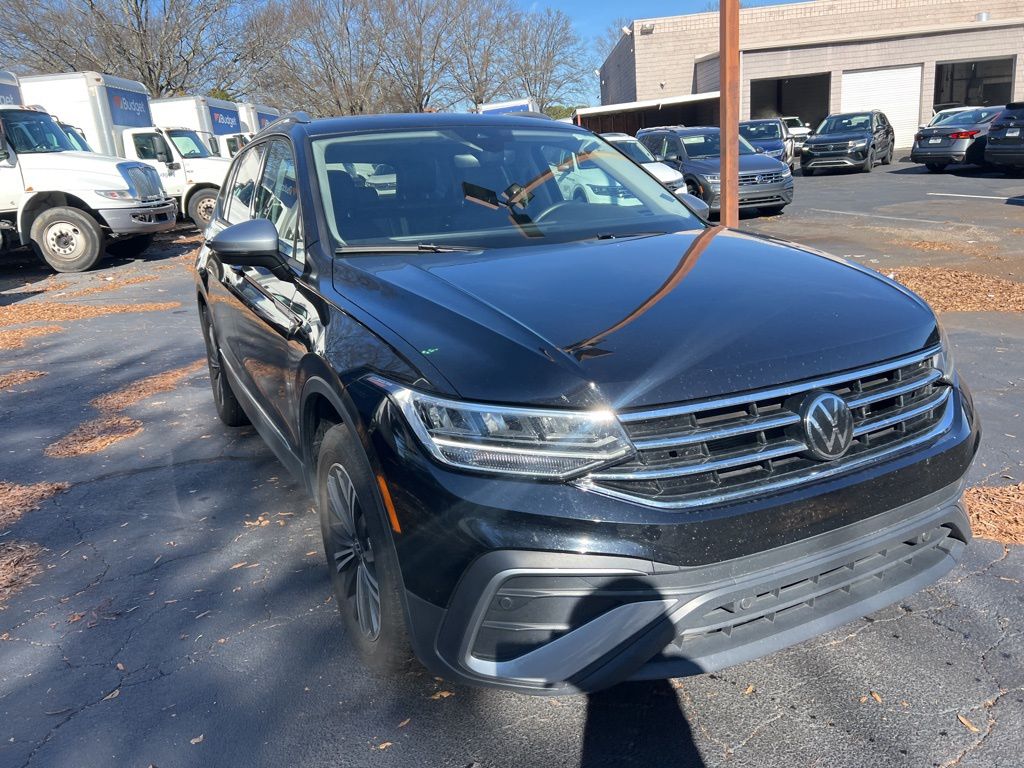 Thumbnail: 2024 Volkswagen Tiguan - 3