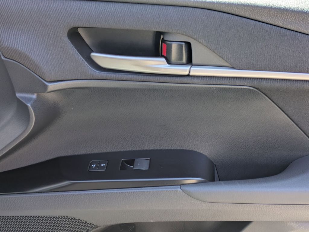 Thumbnail: 2025 Toyota Camry - 32