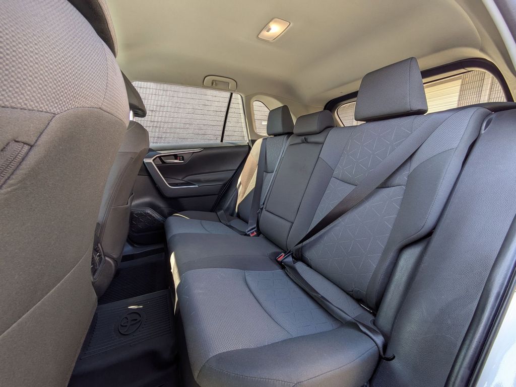 Thumbnail: 2025 Toyota RAV4 - 23